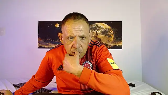 Snapshot of AlekNoir chatting on July 8, 2026, 1:10 am AlekNoir online show from July 8, 2026, 1:10 am