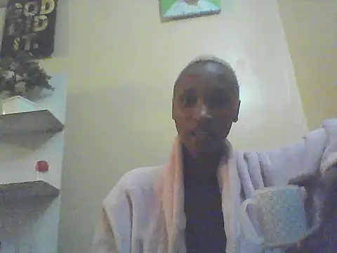 Snapshot of Queen_tash chatting on July 1, 2026, 4:25 am Queen tash online show from July 1, 2026, 4:25 am