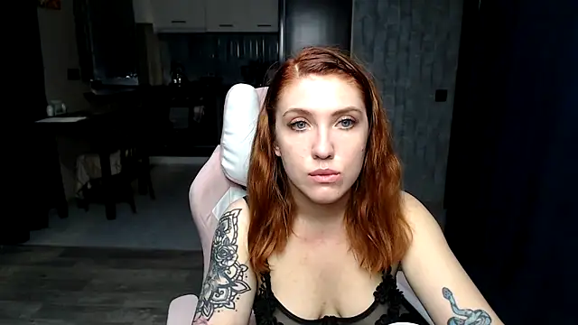 Reginasmilee online show from October 3, 2025, 12:57 pm