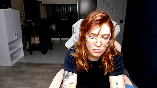 Reginasmilee online show from October 10, 2025, 10:20 pm