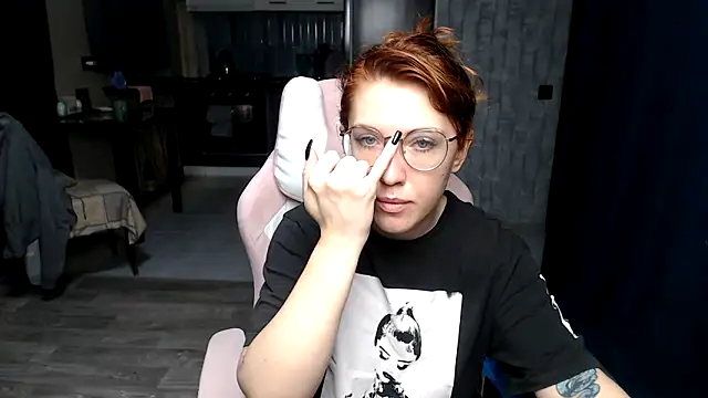 Reginasmilee online show from October 15, 2025, 2:01 am