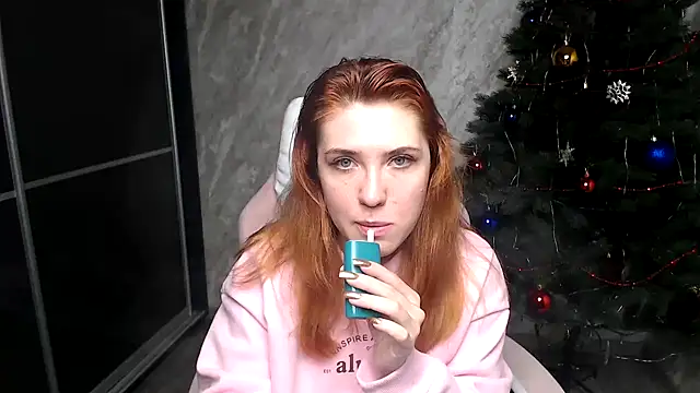 Reginasmilee online show from December 16, 2025, 1:43 am