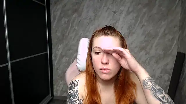 Reginasmilee online show from February 18, 2026, 2:40 am