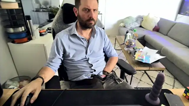Snapshot of pc92160 chatting on July 6, 2026, 5:04 pm pc92160 online show from July 6, 2026, 5:04 pm