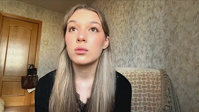 AminaGirl online show from June 25, 2026, 3:05 pm