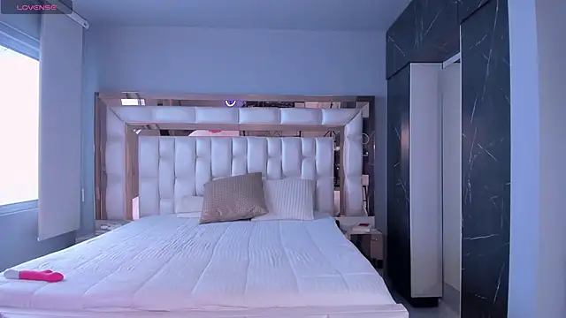 SarahPreston online show from March 12, 2025, 6:33 pm