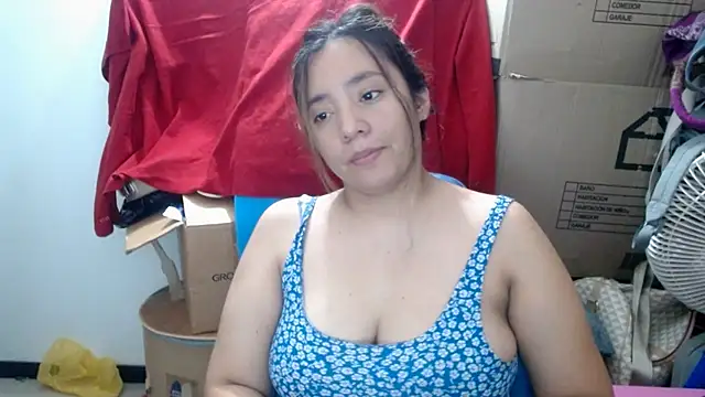 Snapshot of Alicebunny54 chatting on June 25, 2026, 2:22 am Alicebunny54 online show from June 25, 2026, 2:22 am