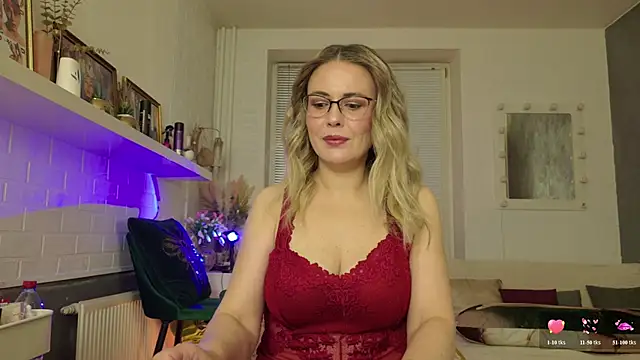 Snapshot of BeautyeyesLovely chatting on May 28, 2026, 12:52 am BeautyeyesLovely online show from May 28, 2026, 12:52 am