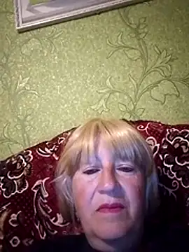 Snapshot of EmmaSwan555 chatting on July 8, 2026, 5:06 pm EmmaSwan555 online show from July 8, 2026, 5:06 pm