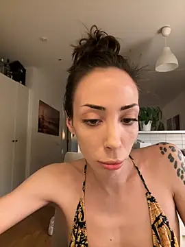 FreyaSecret online show from June 26, 2026, 10:03 pm