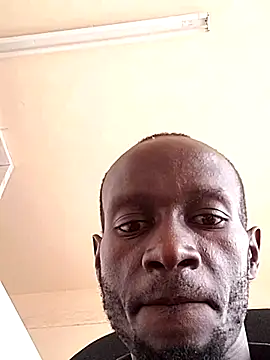 Snapshot of TallandBigEbony chatting on June 27, 2026, 1:39 pm TallandBigEbony online show from June 27, 2026, 1:39 pm