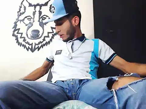 Snapshot of WOLFMONSTERDICK chatting on December 12, 2024, 3:32 am WOLFMONSTERDICK online show from December 12, 2024, 3:32 am