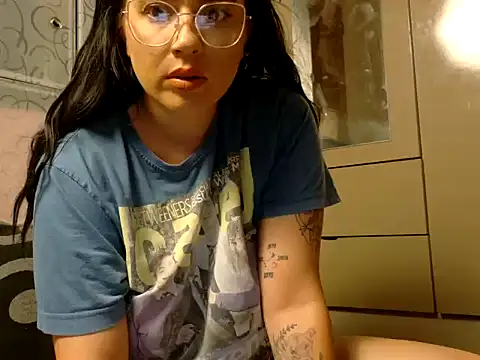Snapshot of Virtualvixen8 chatting on July 2, 2026, 10:49 pm Virtualvixen8 online show from July 2, 2026, 10:49 pm