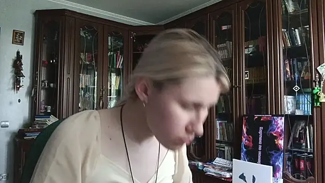 Snapshot of KellyOutdoor chatting on July 3, 2026, 9:05 am KellyOutdoor online show from July 3, 2026, 9:05 am