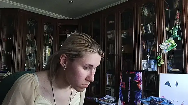 Snapshot of KellyOutdoor chatting on July 6, 2026, 10:01 am KellyOutdoor online show from July 6, 2026, 10:01 am