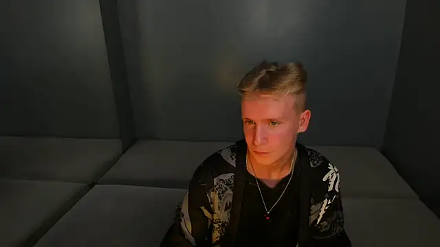 Snapshot of EdwinWilliams chatting on July 10, 2026, 3:14 pm EdwinWilliams online show from July 10, 2026, 3:14 pm