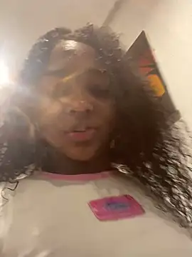 Snapshot of -Brittany- chatting on July 9, 2026, 7:40 pm -Brittany- online show from July 9, 2026, 7:40 pm