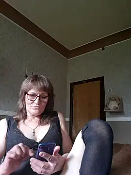 Snapshot of Manulenok chatting on July 4, 2026, 10:10 am Manulenok online show from July 4, 2026, 10:10 am