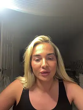 MarnieMilfxox online show from July 7, 2026, 8:57 pm