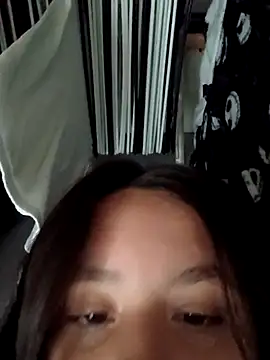 Snapshot of secretgirl2U chatting on July 3, 2026, 12:17 am secretgirl2U online show from July 3, 2026, 12:17 am