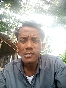 Snapshot of Younk001 chatting on July 13, 2026, 2:47 am Younk001 online show from July 13, 2026, 2:47 am