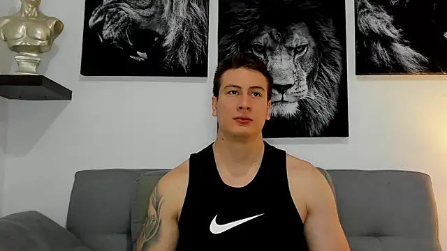 AlexHarrington online show from July 8, 2026, 1:54 am