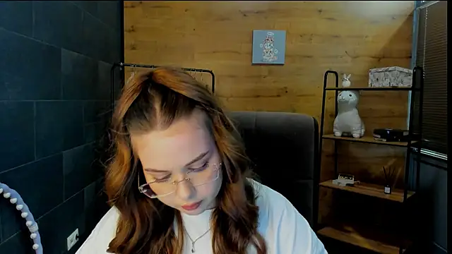 Snapshot of KellyyPalmer chatting on July 15, 2026, 12:10 pm KellyyPalmer online show from July 15, 2026, 12:10 pm