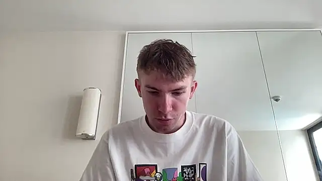 Snapshot of maksik11 chatting on July 3, 2026, 7:04 am maksik11 online show from July 3, 2026, 7:04 am
