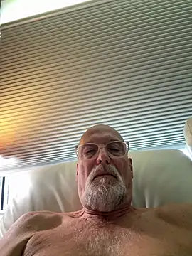 Snapshot of Bicountryfarmer chatting on July 7, 2026, 6:56 pm Bicountryfarmer online show from July 7, 2026, 6:56 pm