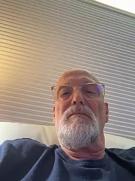 Snapshot of Bicountryfarmer chatting on July 18, 2026, 2:21 pm Bicountryfarmer online show from July 18, 2026, 2:21 pm