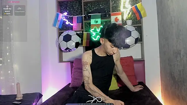 Snapshot of Dominik_lux chatting on July 7, 2026, 6:47 am Dominik lux online show from July 7, 2026, 6:47 am