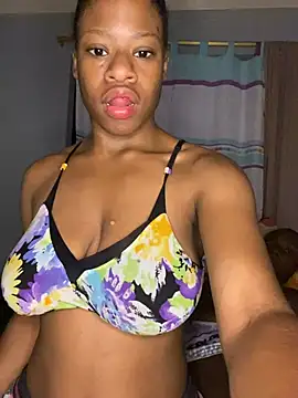 Snapshot of Milaybrey chatting on July 3, 2026, 3:57 am Milaybrey online show from July 3, 2026, 3:57 am