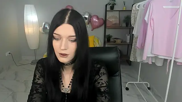 Snapshot of Emily__Wood chatting on July 24, 2026, 9:40 am Emily Wood online show from July 24, 2026, 9:40 am