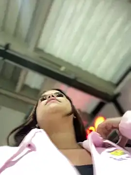 AliceStarshine online show from March 12, 2025, 2:23 pm