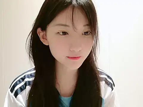 Snapshot of miumikkkki chatting on July 17, 2026, 4:34 pm miumikkkki online show from July 17, 2026, 4:34 pm