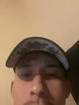 Snapshot of AgiotaDiGuerra chatting on July 6, 2026, 10:56 pm AgiotaDiGuerra online show from July 6, 2026, 10:56 pm