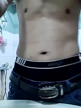 huynhji988 online show from July 8, 2026, 11:37 am