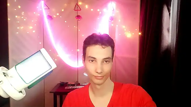 Snapshot of Merlin__Good chatting on July 7, 2026, 3:38 pm Merlin Good online show from July 7, 2026, 3:38 pm