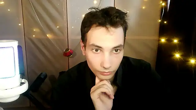 Snapshot of Merlin__Good chatting on July 8, 2026, 1:26 pm Merlin Good online show from July 8, 2026, 1:26 pm