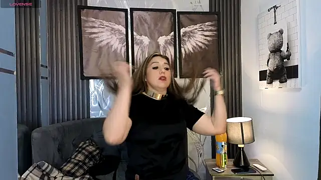 Snapshot of Tania_cambridge chatting on July 8, 2026, 8:57 pm Tania cambridge online show from July 8, 2026, 8:57 pm