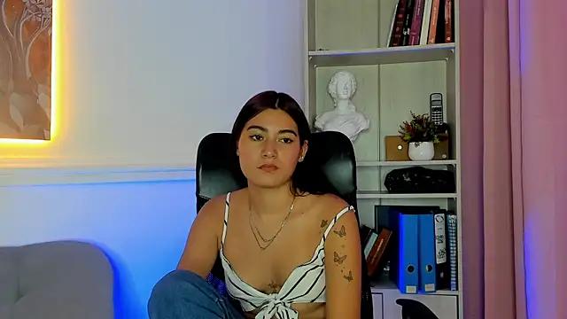Snapshot of vesper_rae chatting on July 9, 2026, 6:01 pm vesper rae online show from July 9, 2026, 6:01 pm
