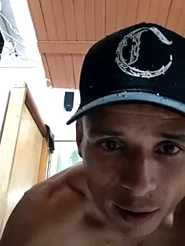 davidflz95 online show from July 26, 2026, 6:54 am