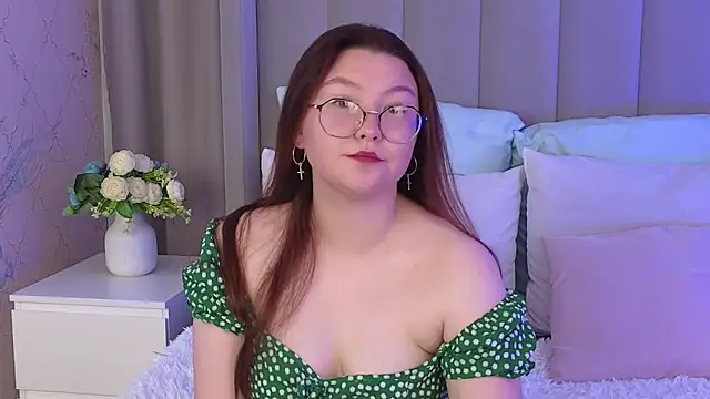 Snapshot of SophiaaBelle chatting on July 9, 2026, 3:32 am SophiaaBelle online show from July 9, 2026, 3:32 am