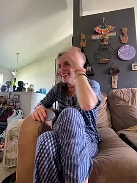 tsgoddessleora online show from July 8, 2026, 3:38 pm