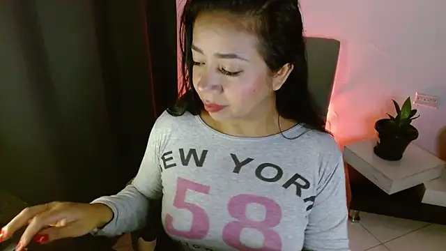 lispetite online show from February 27, 2026, 6:35 am