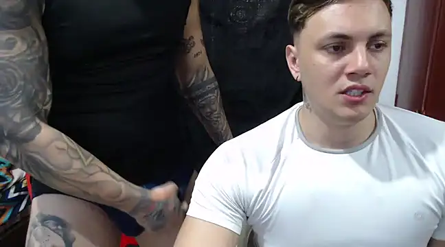 Snapshot of kike_energy chatting on February 4, 2025, 8:17 pm kike energy online show from February 4, 2025, 8:17 pm