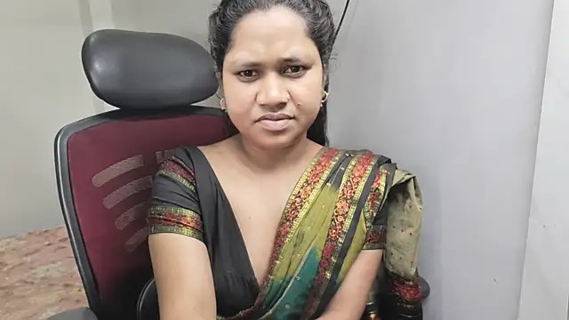 Snapshot of Shakina_begam43 chatting on July 10, 2026, 5:15 pm Shakina begam43 online show from July 10, 2026, 5:15 pm