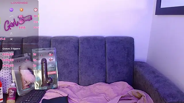 Snapshot of little_elliee_1 chatting on July 10, 2026, 8:44 pm little elliee 1 online show from July 10, 2026, 8:44 pm