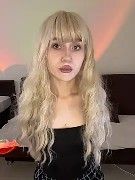 Snapshot of Charlotte_Pretty chatting on July 18, 2026, 8:07 am Charlotte Pretty online show from July 18, 2026, 8:07 am