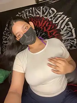 Snapshot of DaisyDreamz chatting on July 17, 2026, 7:30 pm DaisyDreamz online show from July 17, 2026, 7:30 pm